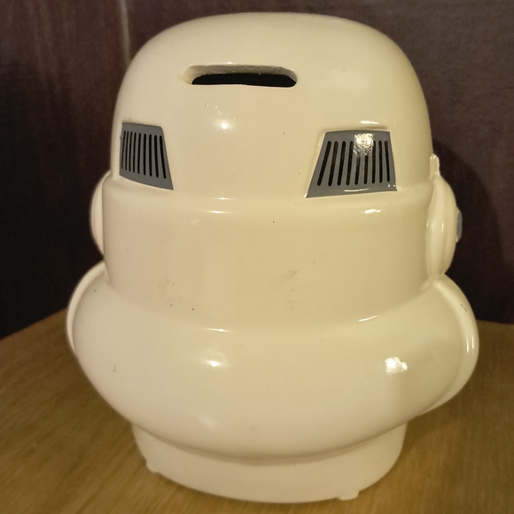 LucasFilm LTD Stormtrooper bank - Picture 4 of 8